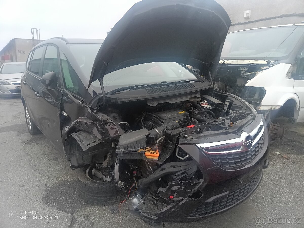 Opel Zafira c 2015 1,4 103 kW - 6