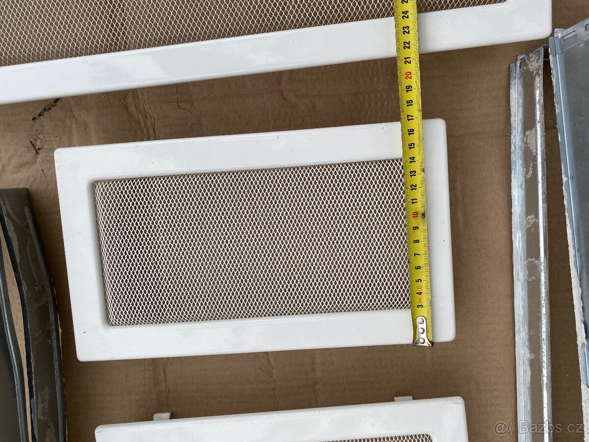 Větrací mřížka krbová- bílá- sada 6 ks- použitá - 6