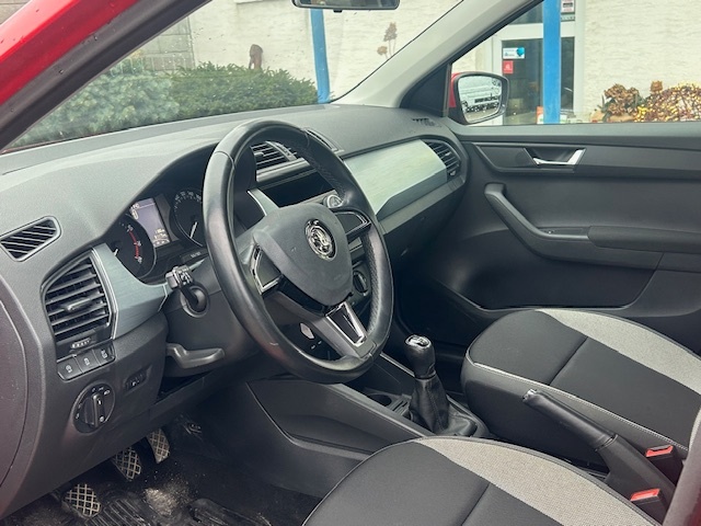 Škoda Fábia III 2018 1,0 MPi, AC, zimní pneu, koupeno v ČR - 6