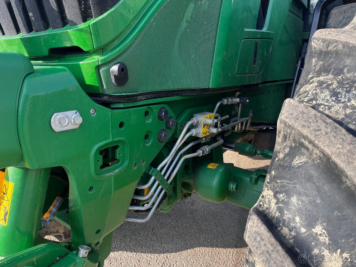 traktor John Deere 6M 220 - 6
