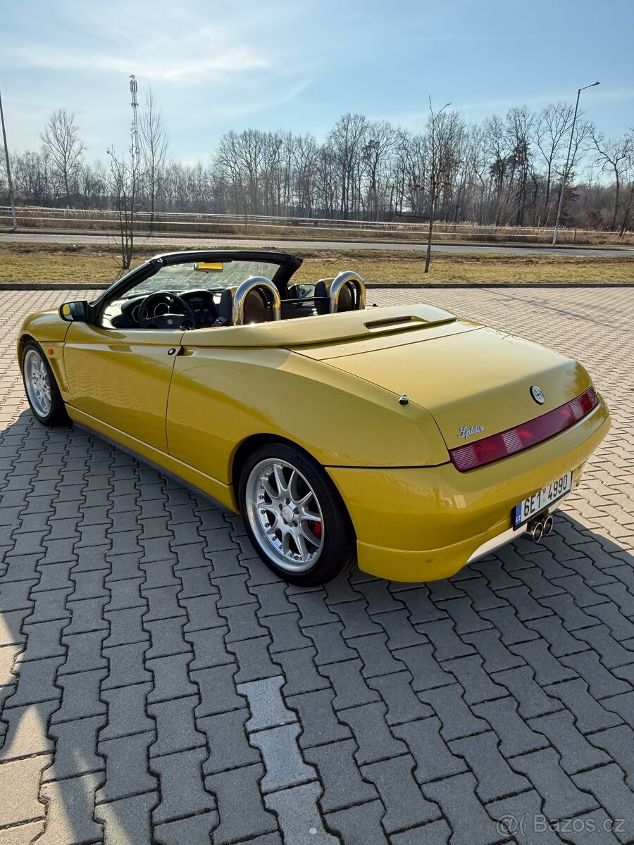 Alfa Romeo Spider 1,8 106kw 1. Majitel - 6