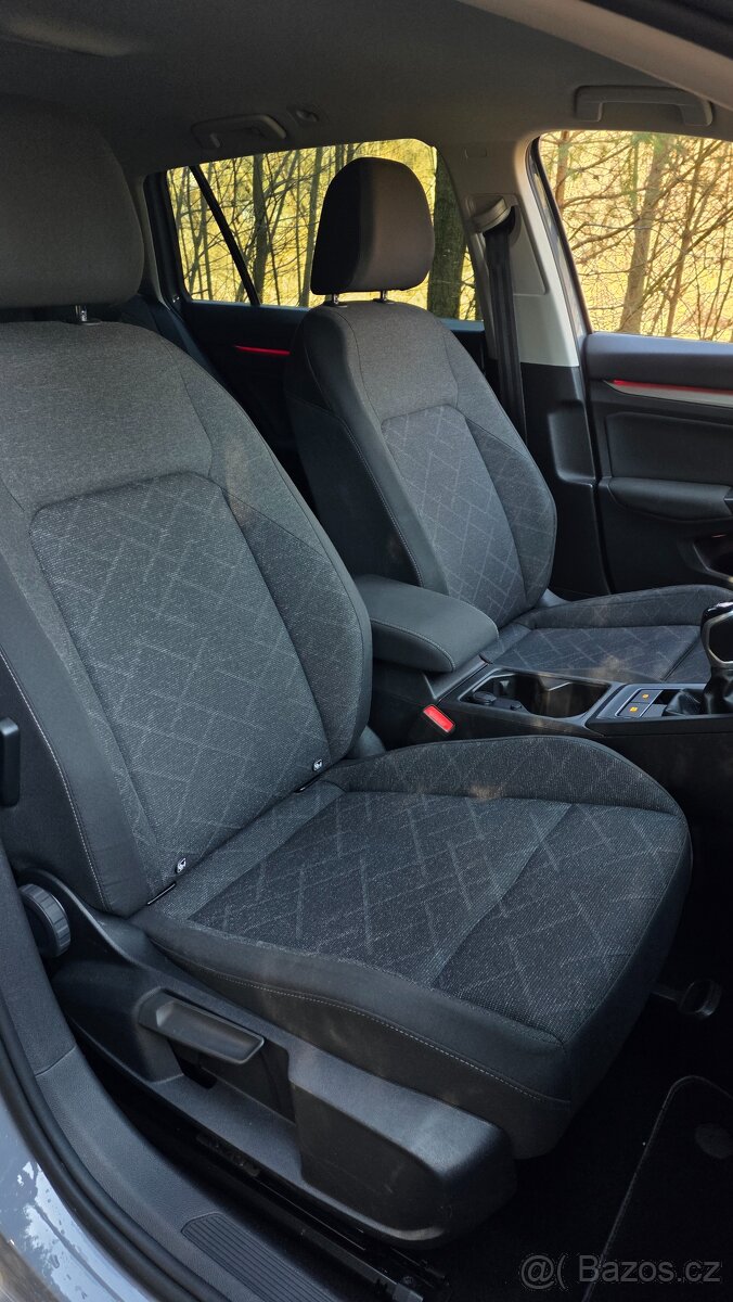 Vw Golf 8 1.5TSi, kombi, 1.majitel, super stav - 6