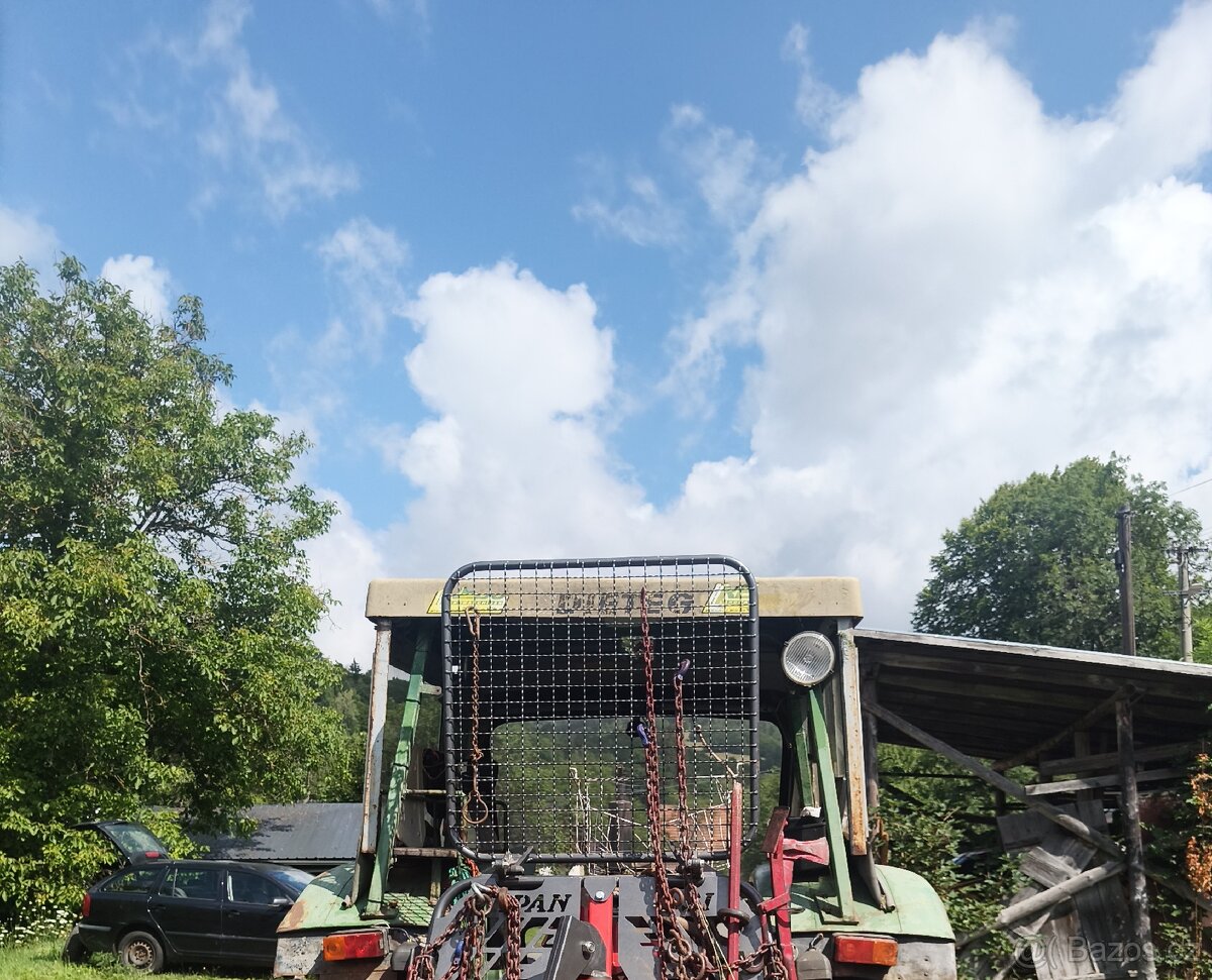 Traktor John Deere 2130 4×4 - 6