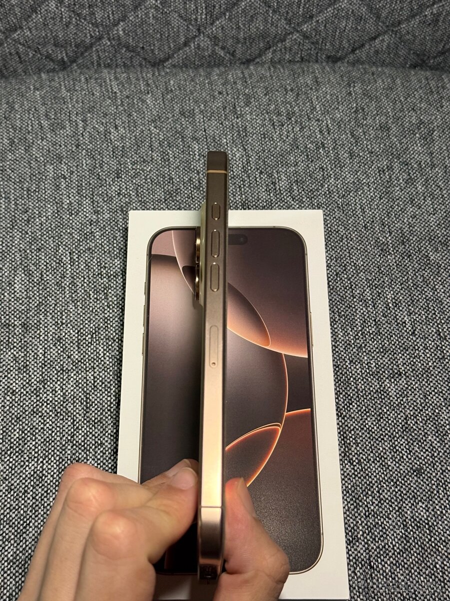 iPhone 16 Pro Max 512GB. Ideálni stav - 6