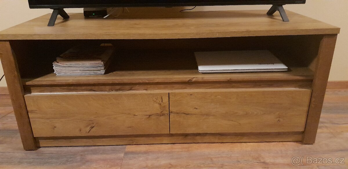 Tv stolek, police - 6