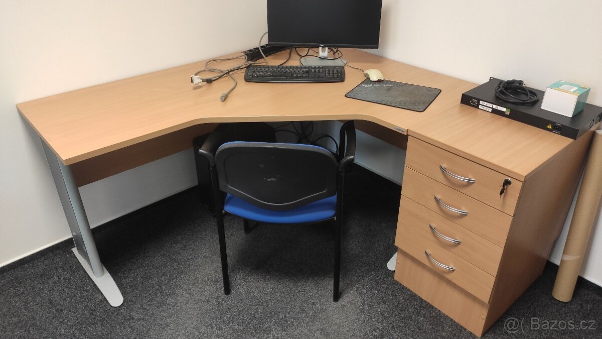 Nabízím 4 kancelářské stoly a 2 šuplíky - 6