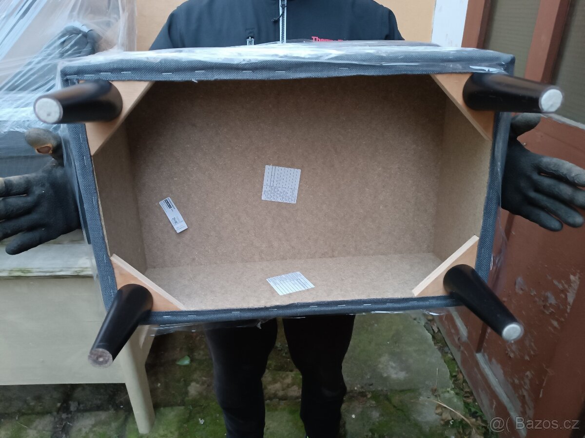 Pohodlná pohovka a podnožka Strandmon - 6