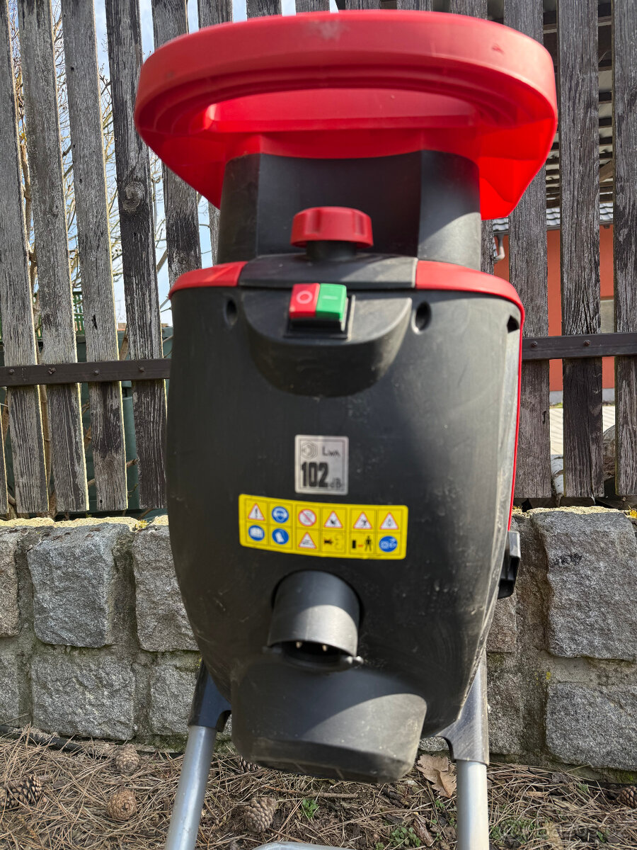 Štěpkovač - elektrický drtič větví HECHT 6224 - 6