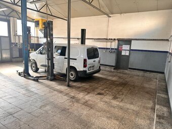 Pronájem autoservis + 3 byty 2+kk - 6