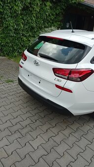 Hyundai i30 combi 1.0,88 kw - 6