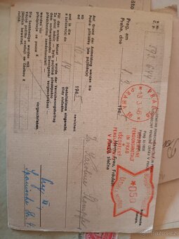 Mix různých dokumentů pohlednic a známek - 6