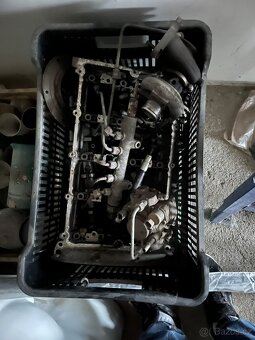 Prodám hlavu,klaviaturu,vývěvu , Ford Transit 2,2 diesel - 6