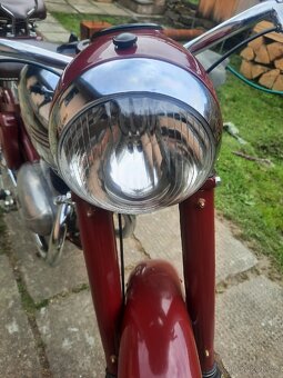 Jawa pérák 250 - 6