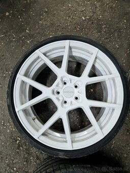 BÍLÉ ROTIFORM KPS 5x112 R20 + letní pneu - 6