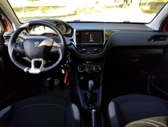 Peugeot 208 - 6