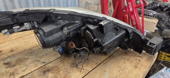 Mazda 5, přední xenon světla - 6