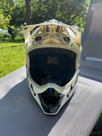 Motocrosová helma - 6