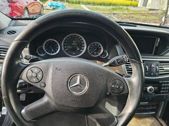 Mercedes-Benz E350 CGI - 6
