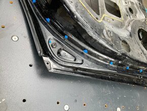 Audi A4 B7 levé zadní dveře černa metalíza - 6
