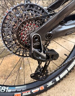 Canyon Torque:ON CF Roczen – X0 AXS, nová 900wh baterie - 6