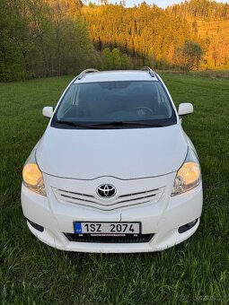 Toyota Verso 2,2 D-CAT 110 KW r.v.2011. - 6