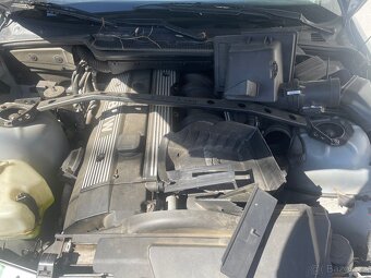 BMW e36 323i sedan veškeré díly - 6