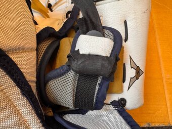 BRANKÁŘSKÁ LAPAČKA A VYRÁŽEČKA  VAUGHN VELOCITY V5 - 6