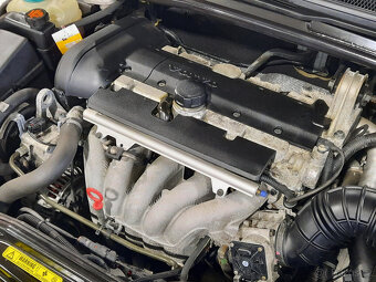 Volvo S60 - 2,4i Comfort TOP stav - 6