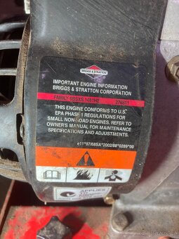 Vřetenová sekačka Briggs - 6