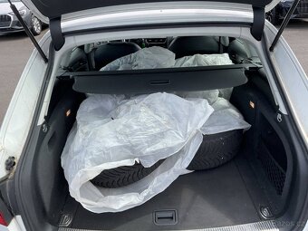 Audi A4 2.0 Tdi 105 KW 3/2010 198 tkm ALCANTRA BI-XENONY - 6