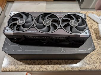 ASUS TUF Gaming GeForce RTX 5080 16GB GDDR7 OC Edition - 6