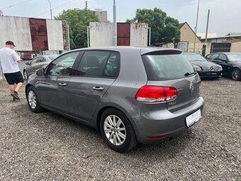 Volkswagen Golf - 6