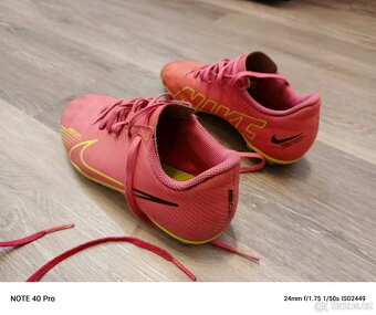 Dětské kopačky Nike a Adidas - 6