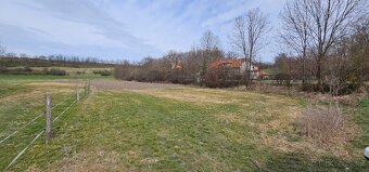 Stavební pozemek v obci Blevice, cca 15 km od Prahy - 6