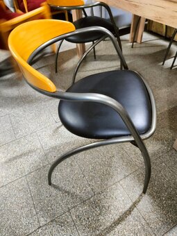 Set jídelní - stůl rozkládací + 4 židle - 6