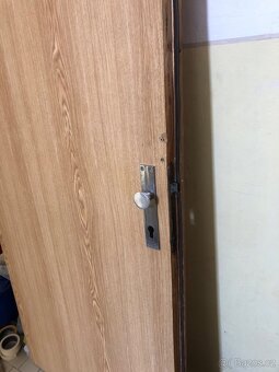 2x bezpečnostní vchodové dveře 80 pravé dekor dub - 6