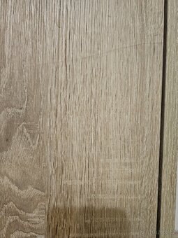 Prodám nábytek- Skříň, komoda, zrcadlo, regál - 6