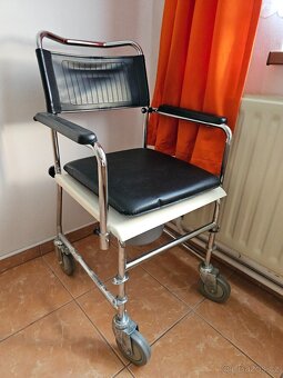 POMŮCKY PRO POHYBOVĚ OMEZENÉ - 6