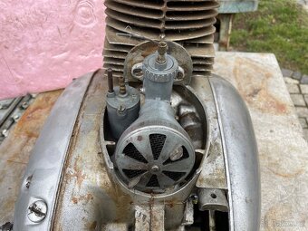 Jawa pérák 250 motor - 6