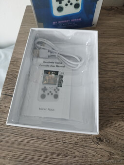 Handheld konzole R36S černá (verze ArkOS 2.0) +15000 her - 6