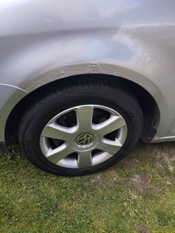 VW Touran 2.0 TDI - 6