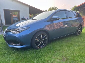 Toyota Auris 1.8 hybrid kombi - 6