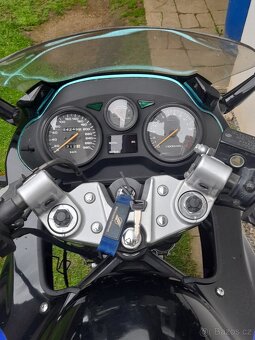 Suzuki GSX 750 F - 6