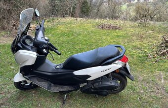 Yamaha N-MAX 125, r.v. 2019, jen 1624 km – TOP stav - 6