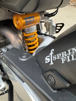 Aprilia Tuono V4 Factory - 6