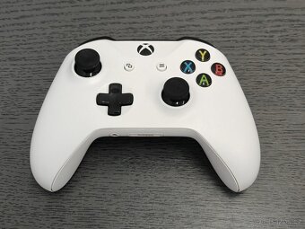 Xbox One S 1TB All Digital - 6