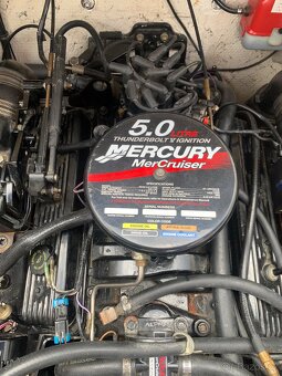 Prodám kajutovou loď Rinker 242 Fiesta vee - 6