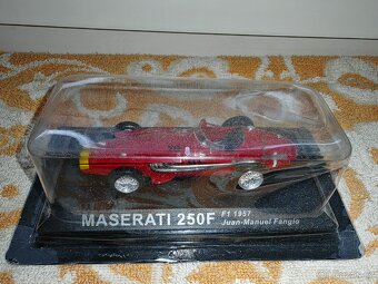 Prodám nerozbalené modely aut 1/43 - 6