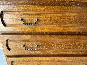 Masivní šuplíková komoda - 6