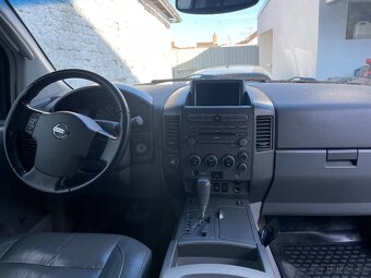 Nisan Armáda 5,6 V8 - 6